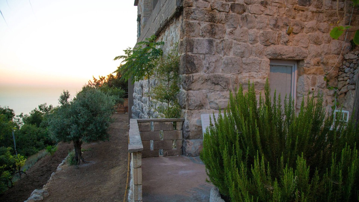 Bzommar House | Cozy Vintage Mountain house in the middle of Nature with amazing sea views!