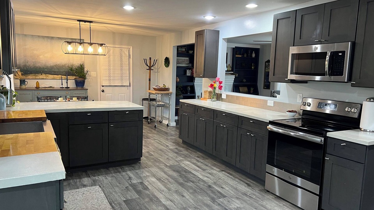 Cedar Mountain House | Cozy Virginia Getaway! 1 dog welcome, and 1 month minimum stay required