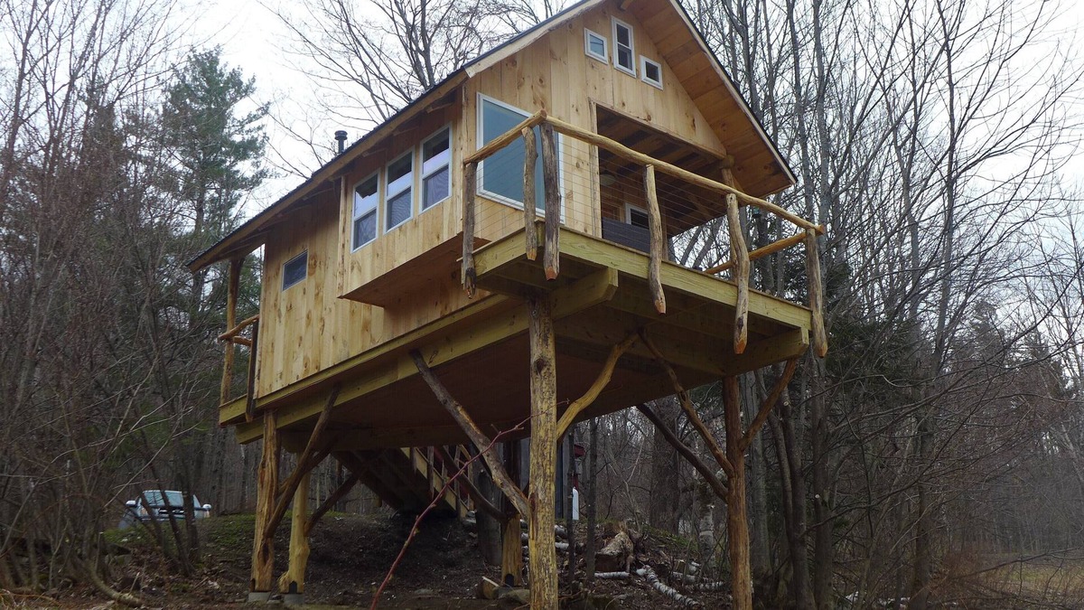 Moretown Cabin | Cozy warm treehouse with Amazing views! Winter Paradise! Hike from cabin