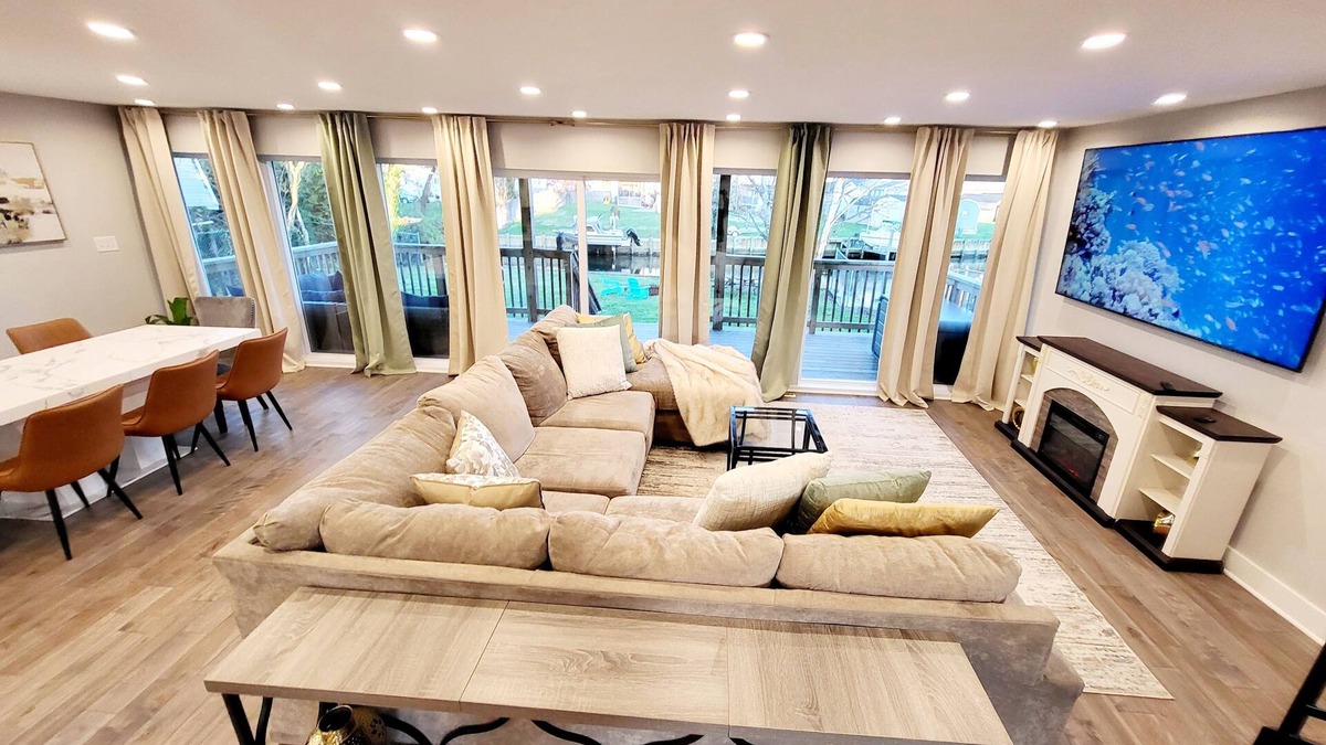 Dundalk Villa | Cozy Waterfront 3-bedroom villa with fitness/theater/game room, WiFi in Dundalk