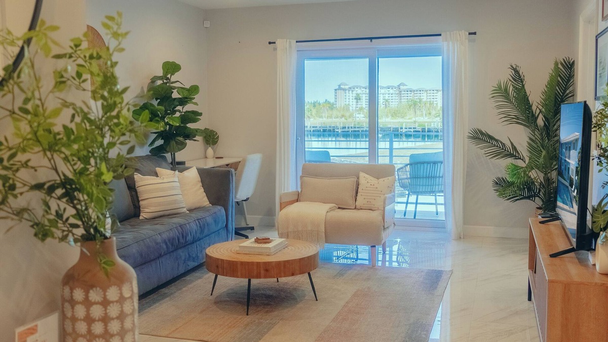 Yeoman Wood Condo | Cozy Waterfront Condo w/Pool. Near Beaches, Restaurants & Attractions