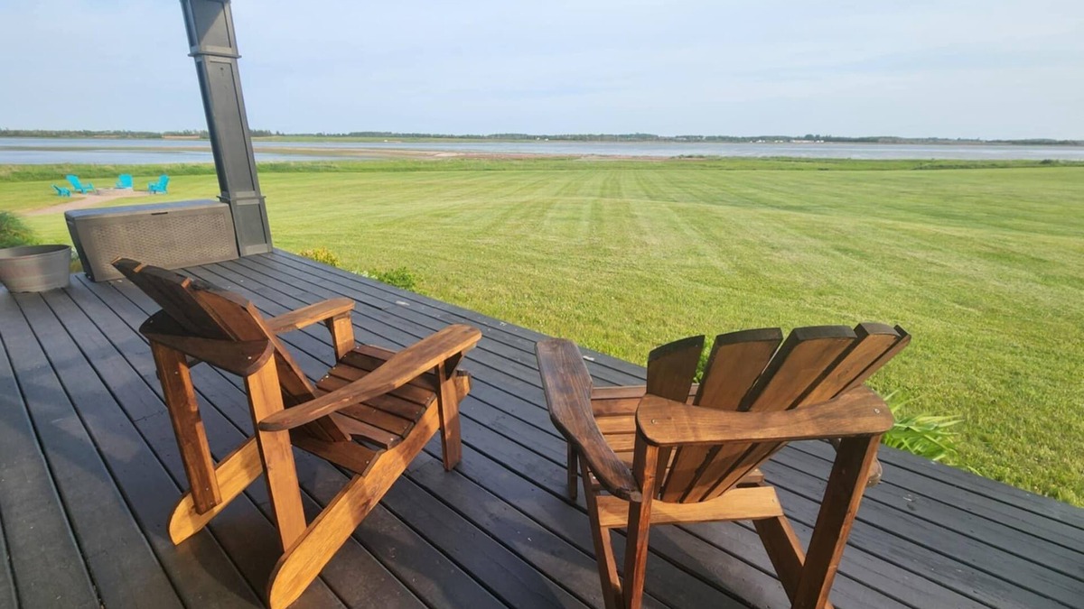 Prince County House | Cozy Waterfront Country Home w/game room. Close to all amenities!