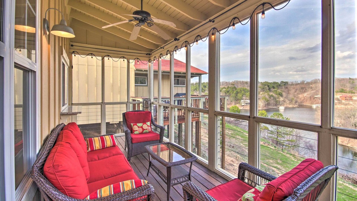 Eucha Cottage | Cozy Waterfront Grand Lake Cottage w/ Deck