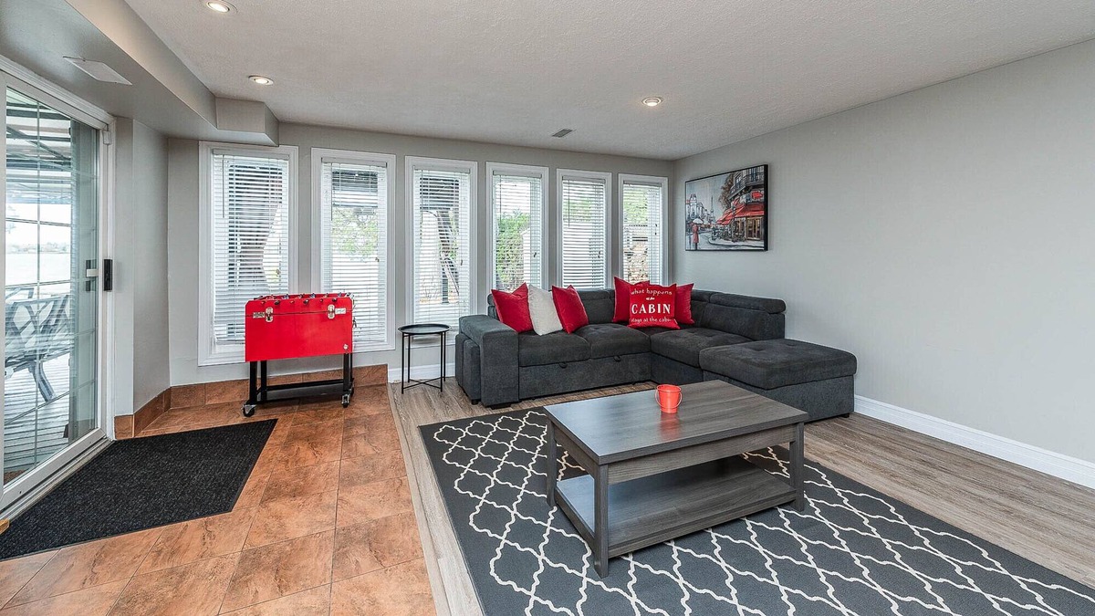 Scugog House | Cozy Waterfront Unit 5 min to Casino, great for Ice Fishing