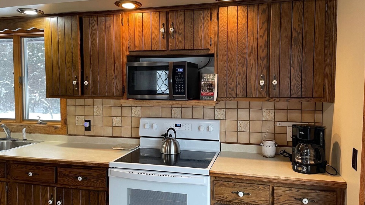 Deerton Cabin | Cozy Welcoming Laughing Whitefish River Cabin Ready For Your Visit