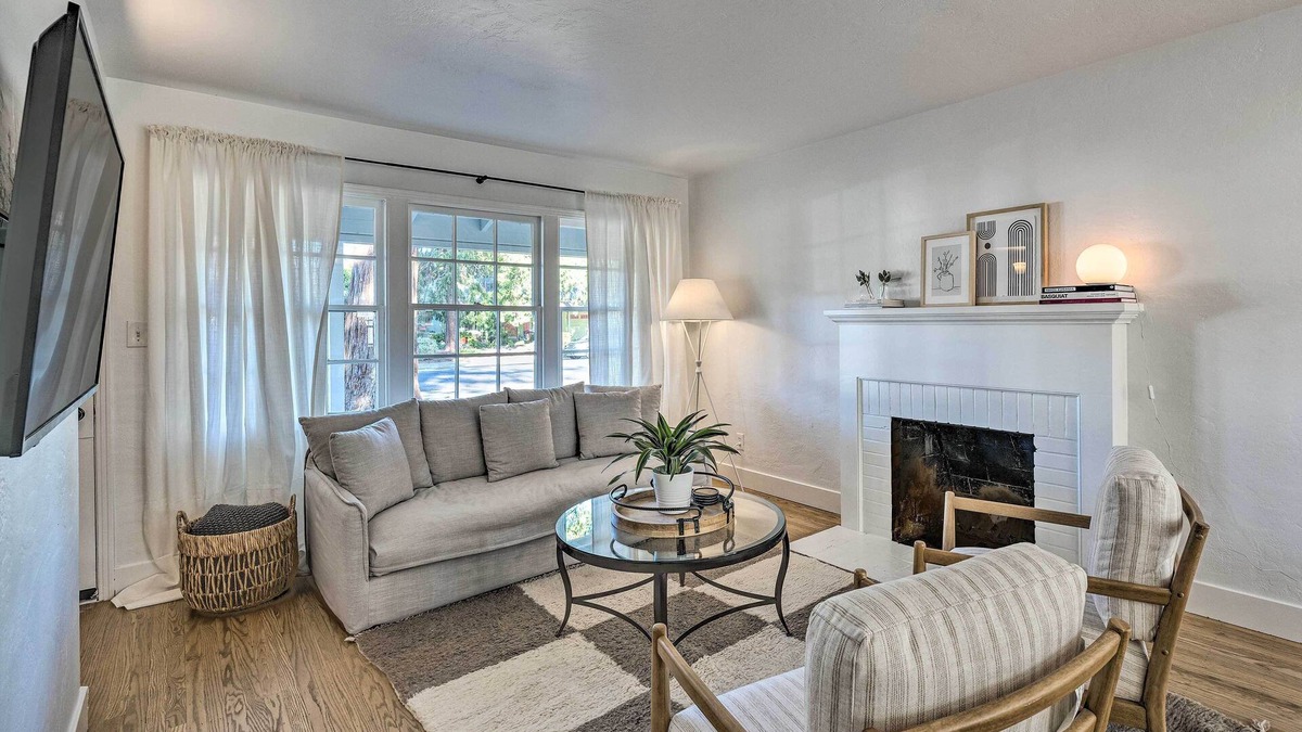 West Sacramento House | Cozy West Sacramento Getaway w/Private Yard!