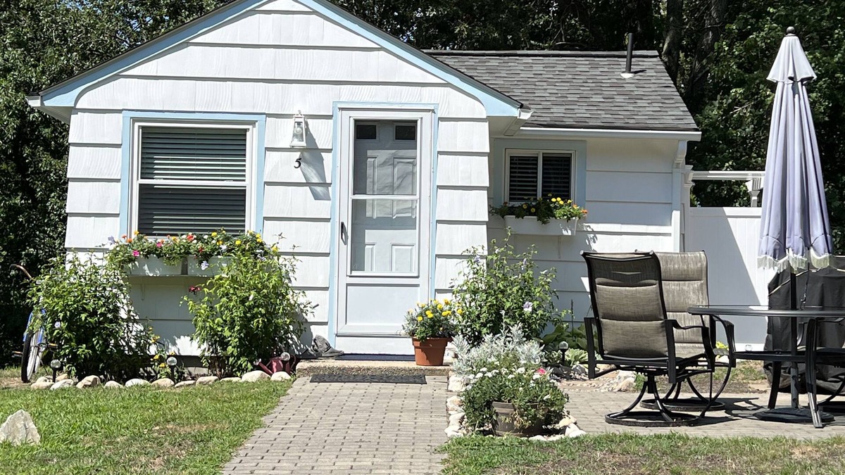 Westerly House | Cozy Westerly Cottage