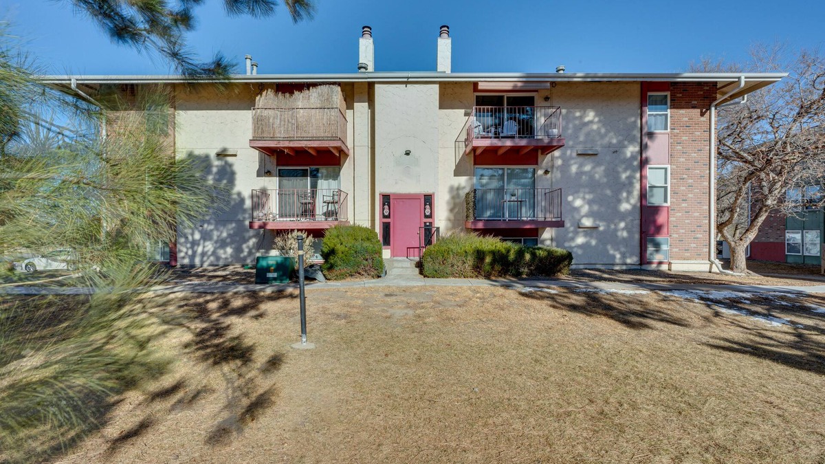 North Westminster Condo | Cozy Westminster Condo: 14 Mi to Downtown Denver!