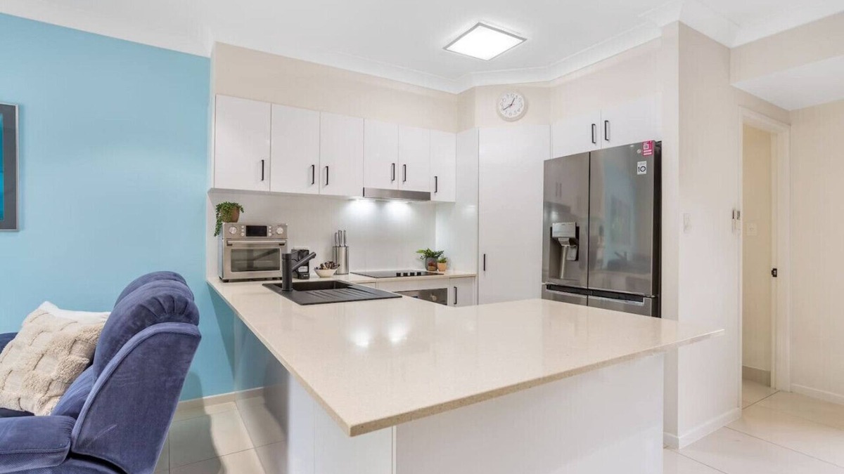 White Rock House | Cozy White Rock Retreat Near Cairns with Pool & Garden
