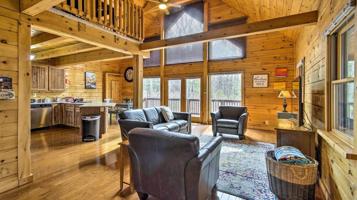 New Market Cabin | Cozy Winter Retreat: Great Location & Pet Friendly