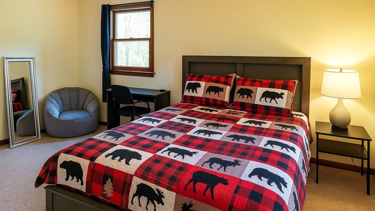 Albrightsville House | Cozy Wooded Escape