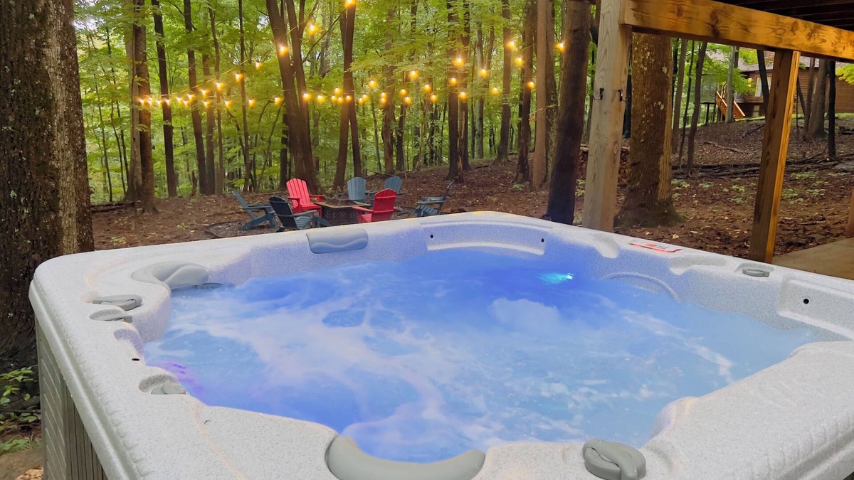 Berkeley Springs Cabin | Cozy Wooded Retreat near Cacapon State Park w/Fire Pit. Pet-Friendly!
