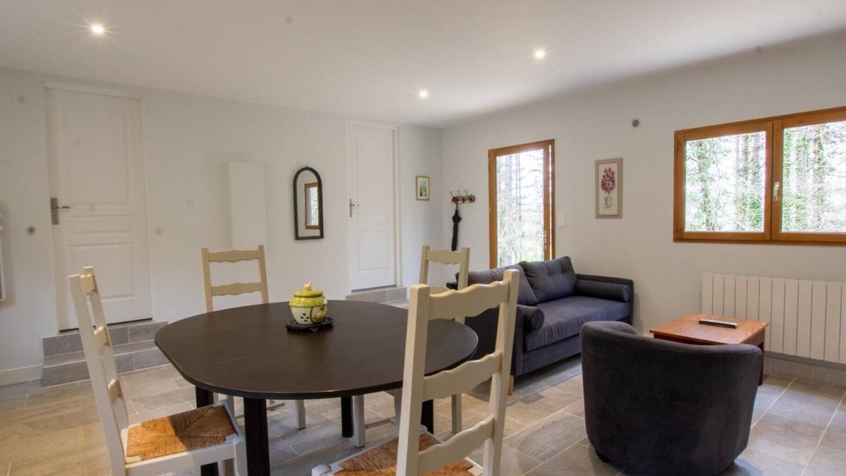 Saint-Pompont Cottage | Cozy wooden chalet with Wifi, shared pool, 1 km from St Pompont