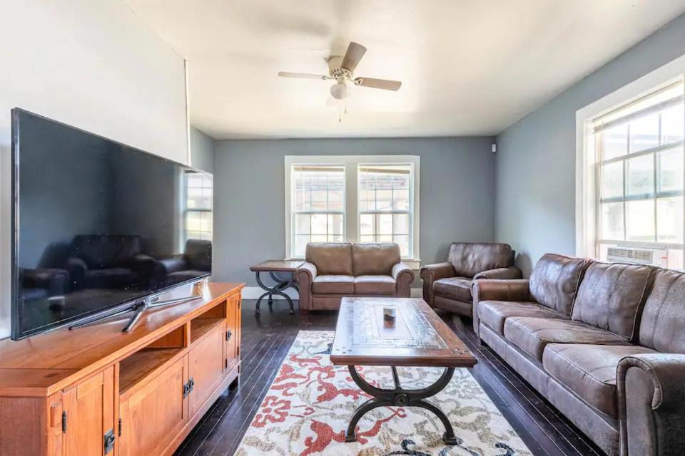 Mid City North House | Cozy Yellow Home near LSU and Downtown