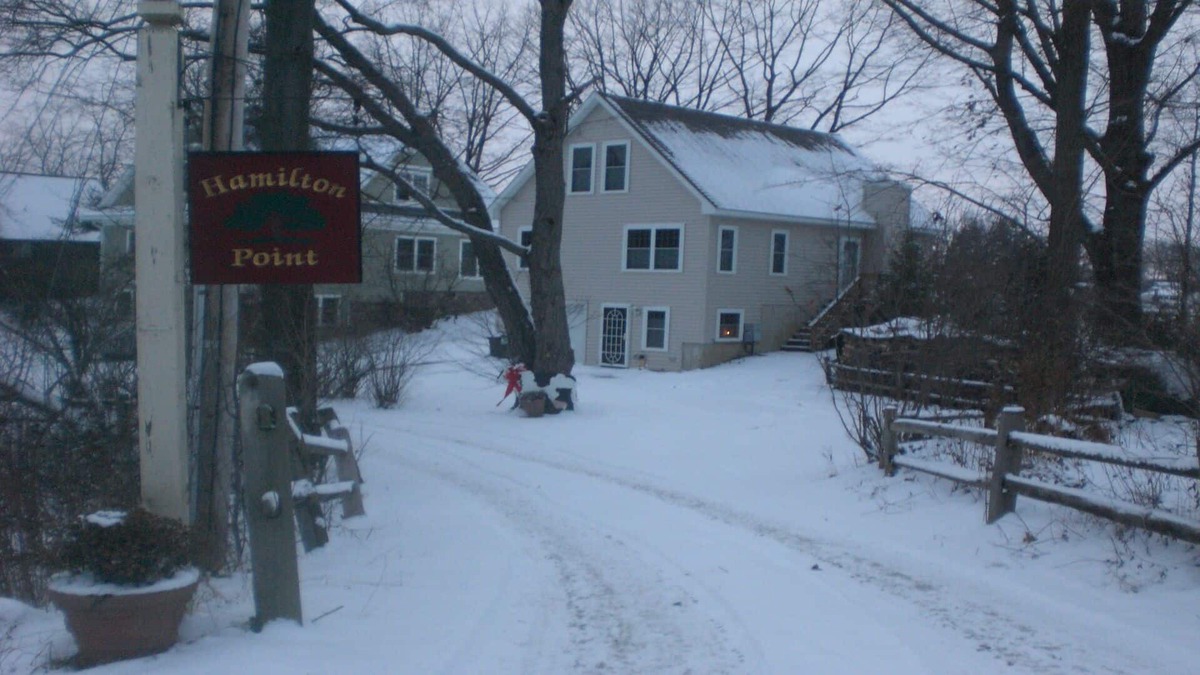 Niverville Cottage | Cozy yet spacious lakefront cottage, Ideal for all seasons