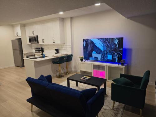 Southwest Edmonton Apartment | Cozy1-Bed Basement Suite in Southwest Edmonton