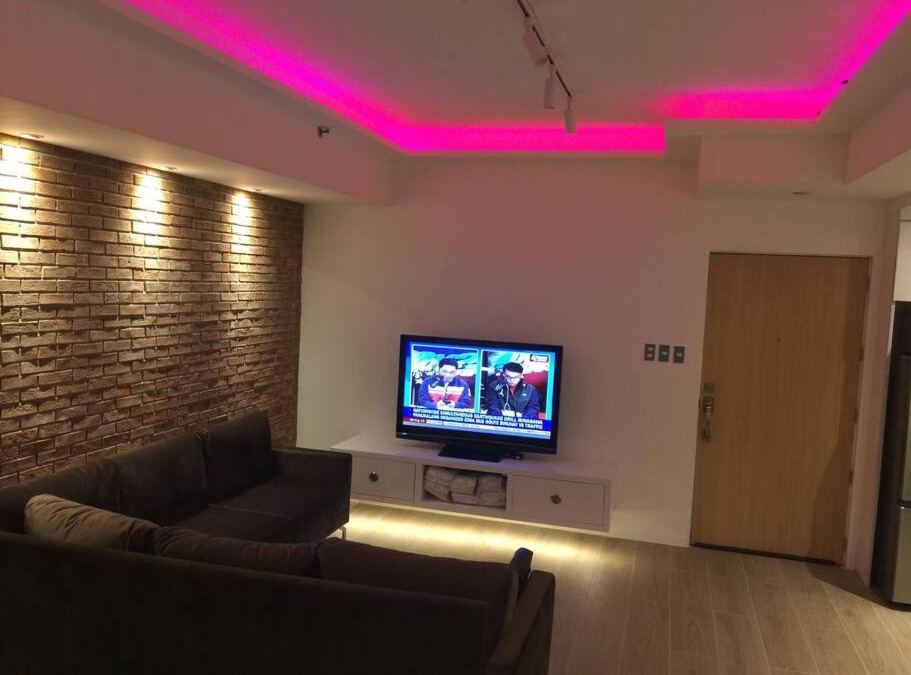 Valencia Apartment | Cozy60sqm 1BR balcony/prking/Wifi/Ntflix near Mall