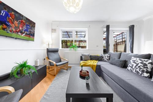 Poplar Apartment | Cozylease 3-Bed Canary wharf Retreat,Near 02