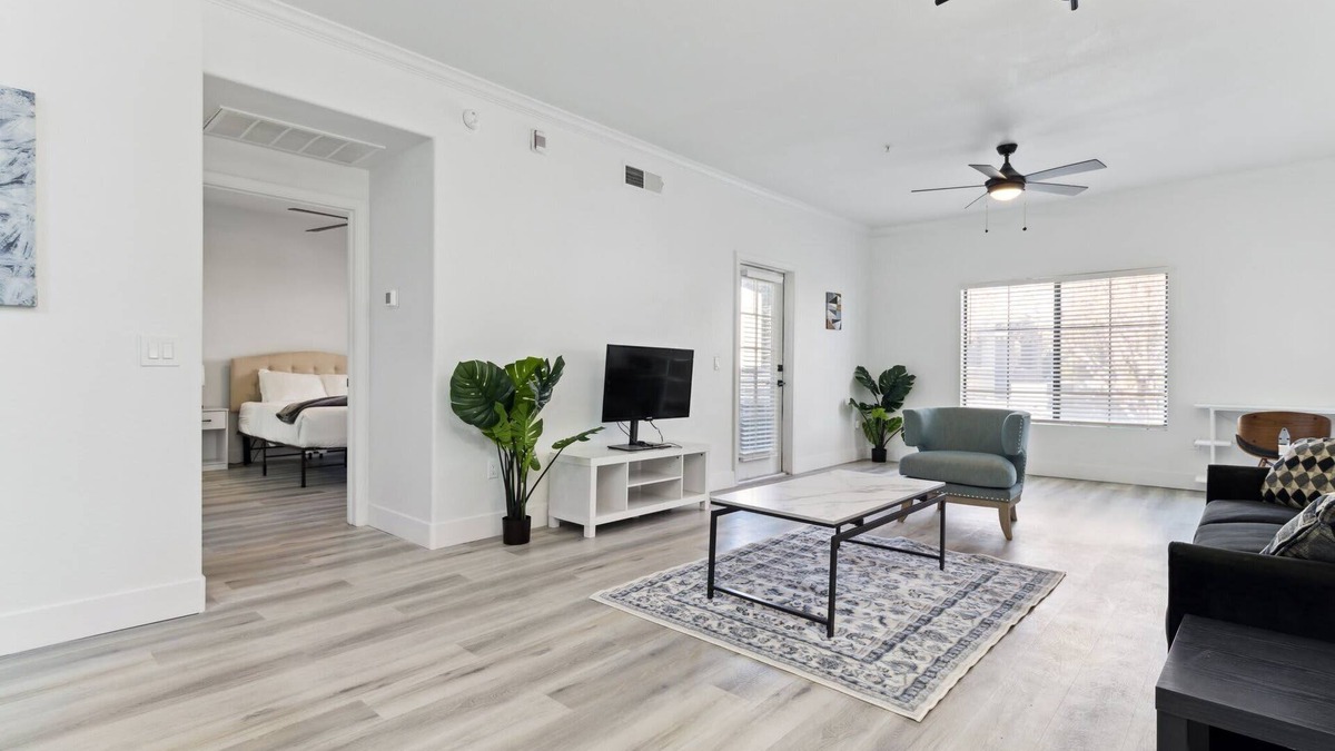 Chandler Apartment | CozySuites Chandler 2BR with 2 pools + Jacuzzi! 10