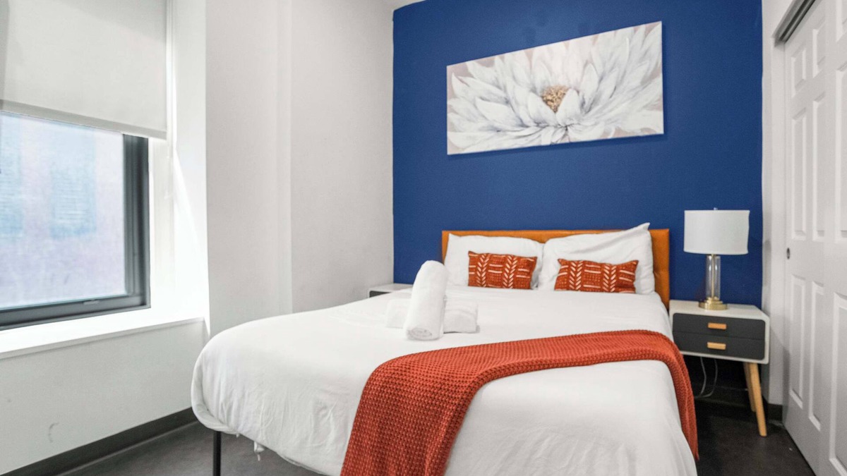 Cultural District Apartment | CozySuites Charming 1BR in Downtown Pitts #11