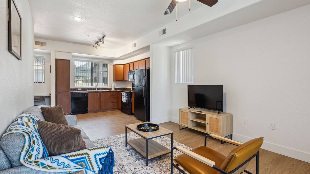 Glendale Sports and Entertainment District Apartment | CozySuites Glendale - Westgate w pool! 14