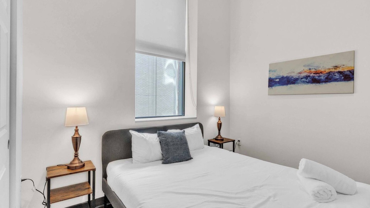 Cultural District Apartment | CozySuites Modern 1BR in Downtown Pitts #18