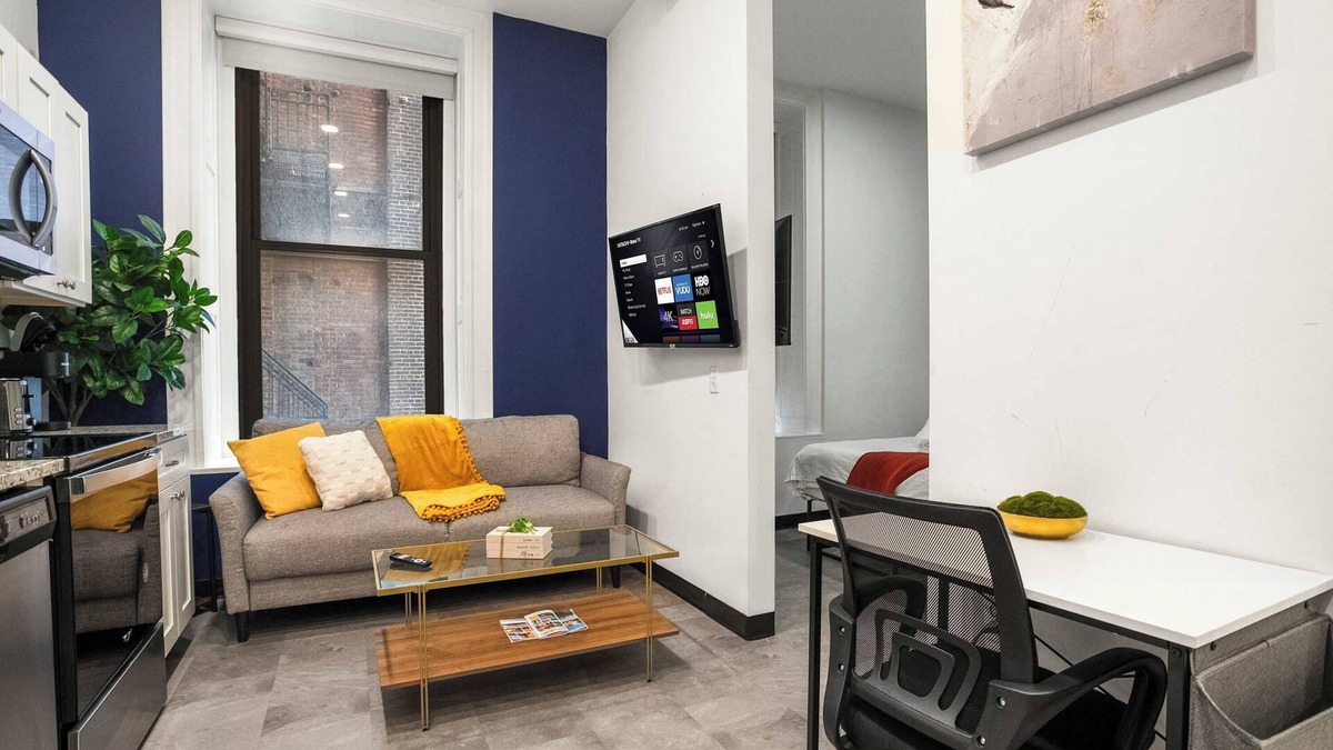 Cultural District Apartment | CozySuites Stunning 1BR in Downtown Pitts #6