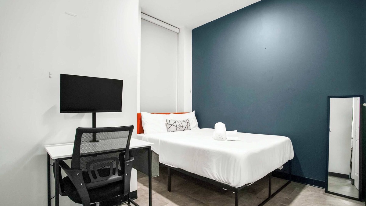 Cultural District Apartment | CozySuites Stunning 1BR in Downtown Pitts 44