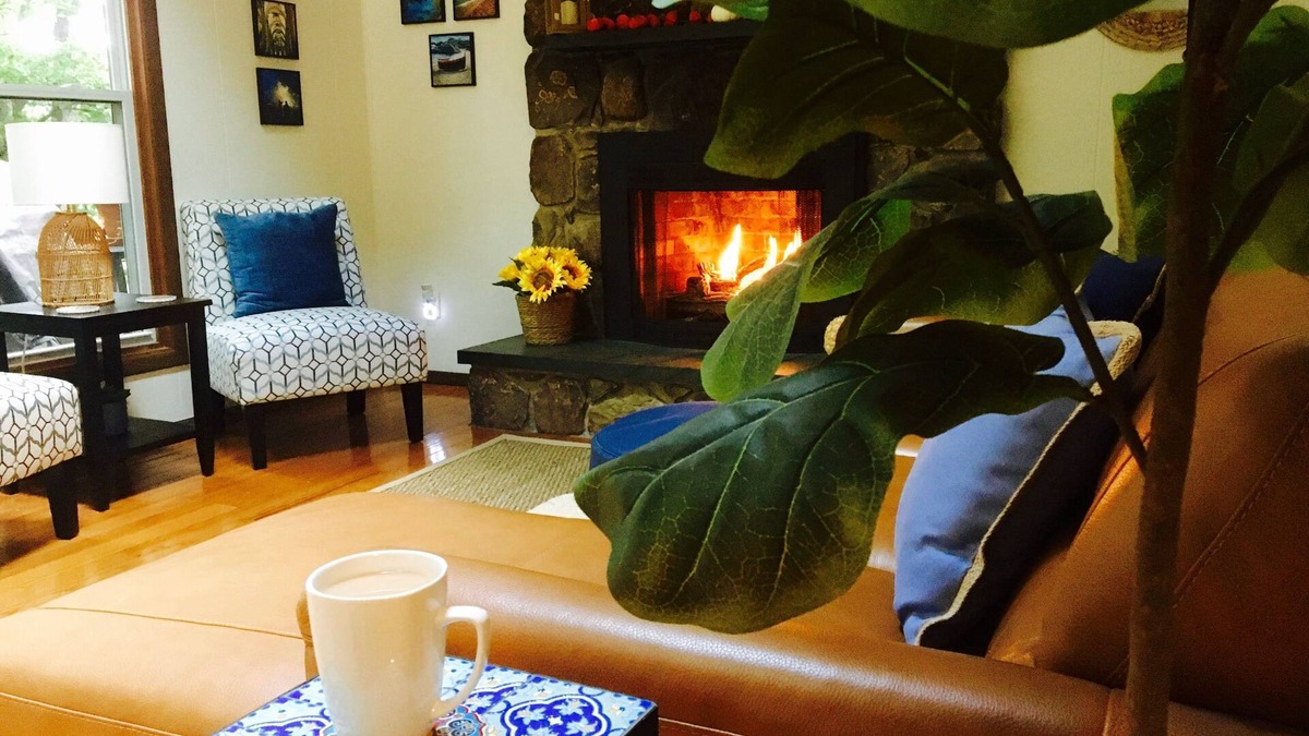 Lake Ariel Cabin | Cozyup@Catalan Caseta~Fall Foliage, Harvest Fest!