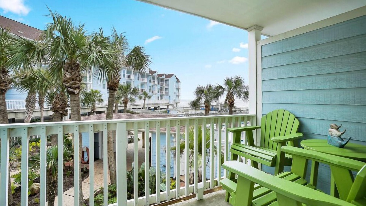 Galveston Condo | Crab Crib! Beachside Resort! With Heated Pool, Hot Tub, and More!