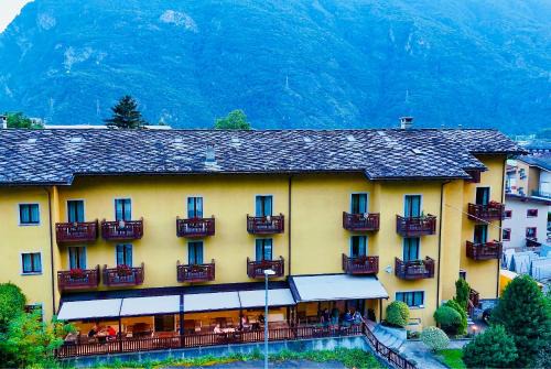 Pont-Saint-Martin Hotel | Crabun Hotel