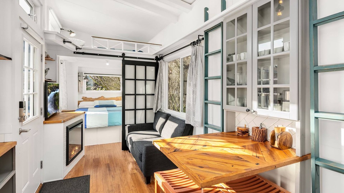 Ravenna Apartment | Craftsman Corridor - Free Parking - Fast WIFI - Near UW