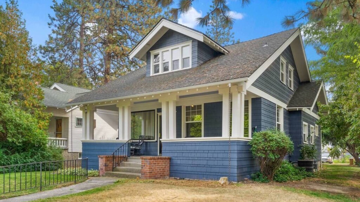 Manito House | Craftsman Crush | Comfy, Stylish, South Hill