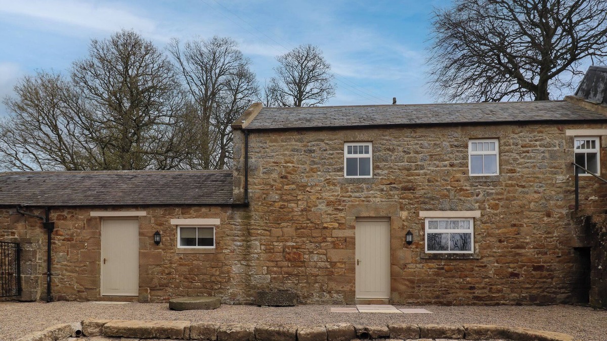 Hallington Cottage | CRAGG LODGE, pet friendly, with open fire in West Woodburn