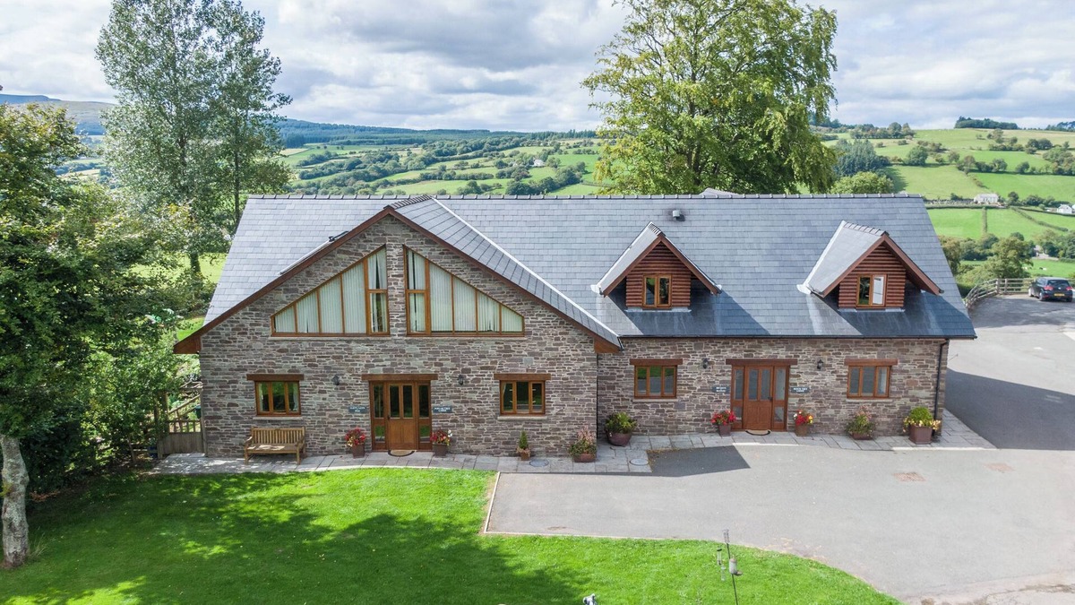 Brecon House | Crai Valley Eco Lodges