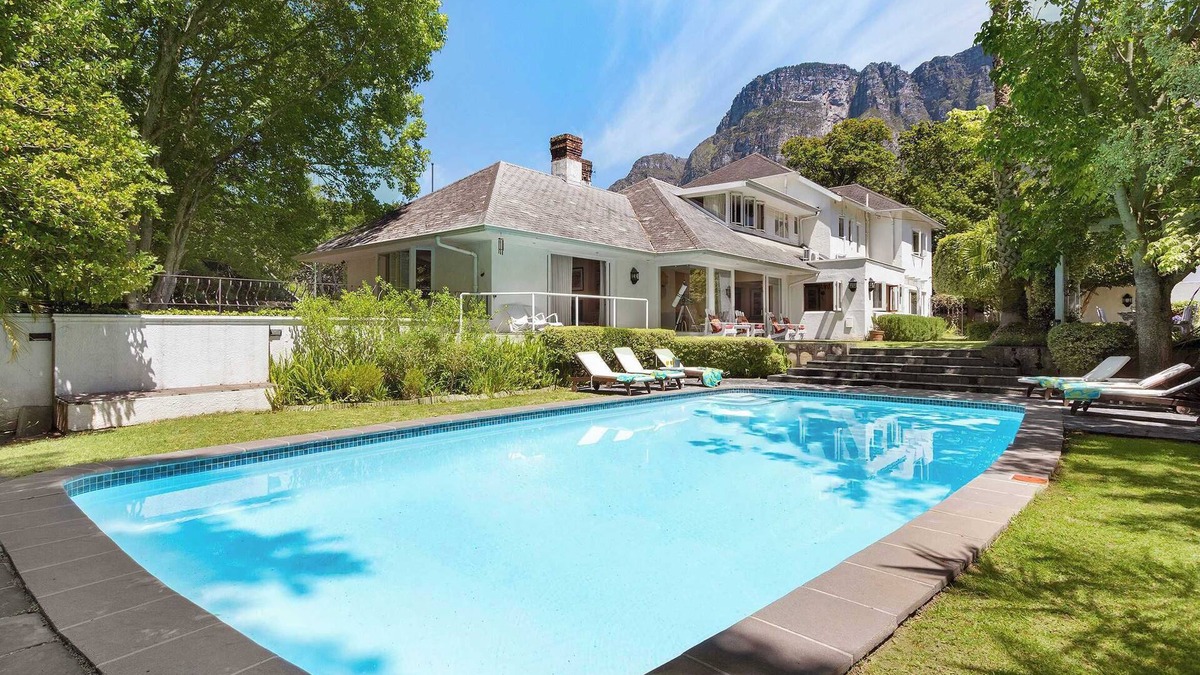 Newlands Villa | Craiglea Newlands - Villa with Pool & Tennis Court