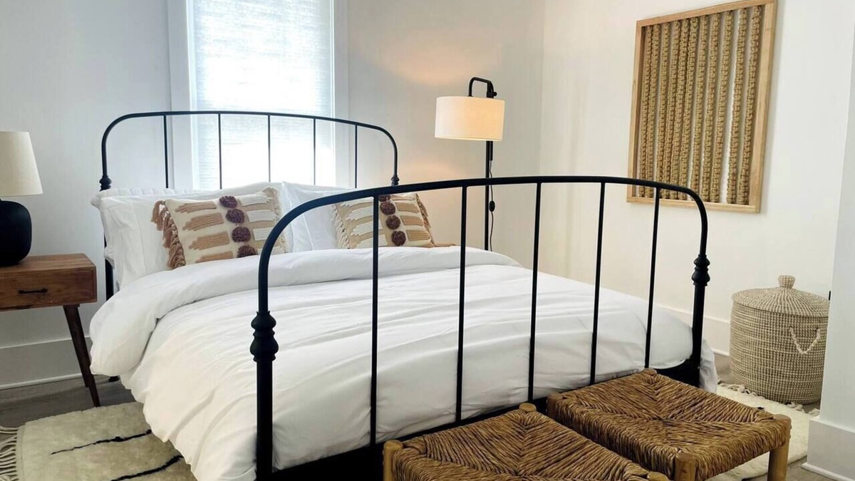 Paw Creek House | Cramerton Home: Riverside getaway near Charlotte-Douglass