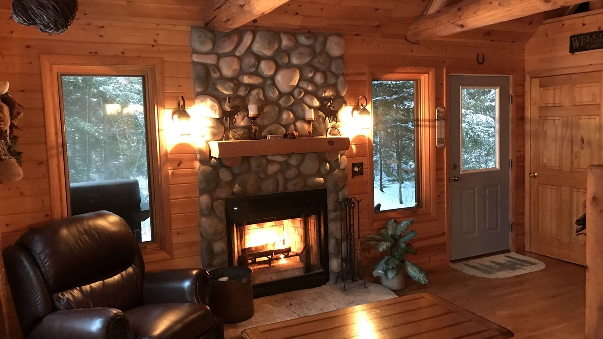 Wetmore Cabin | Cranberry Lake Log Cabin, Private! Boat&Canoe,Close to Pic Rocks!