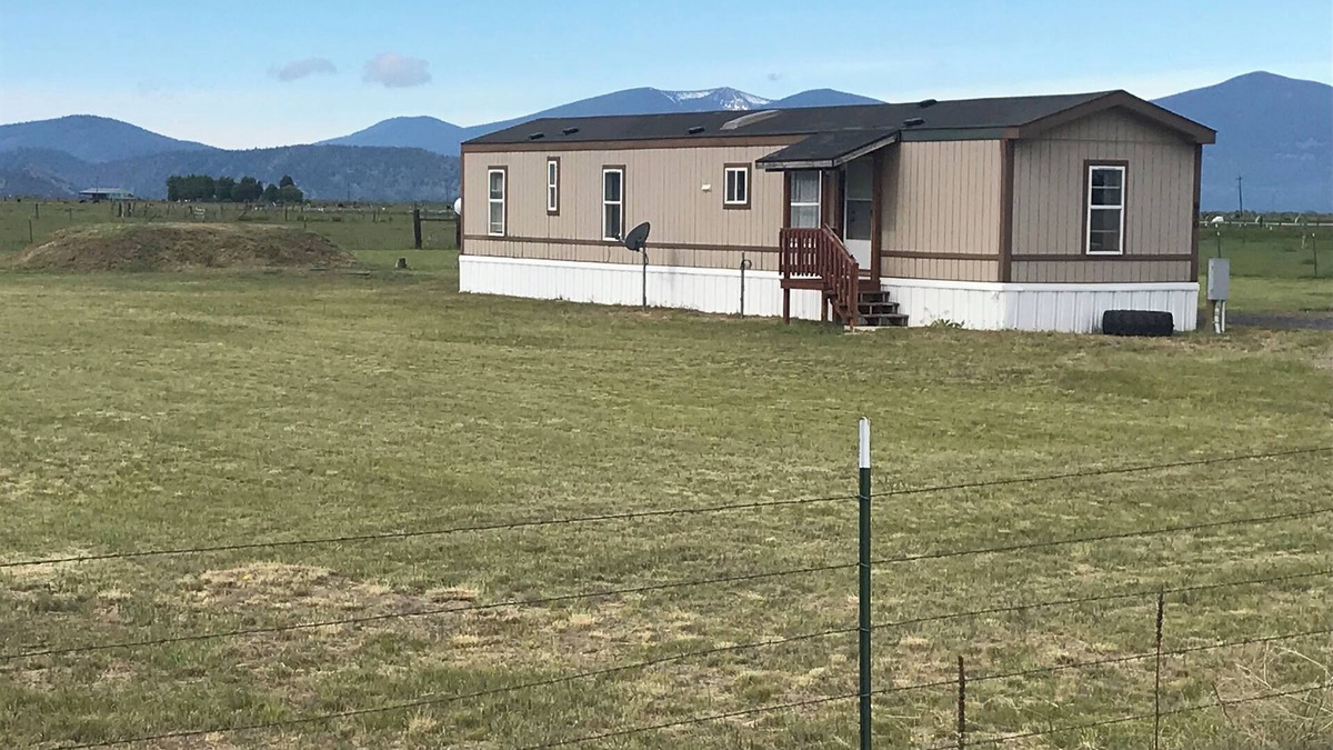 Chiloquin House | Crater Lake, Chiloquin house in the country