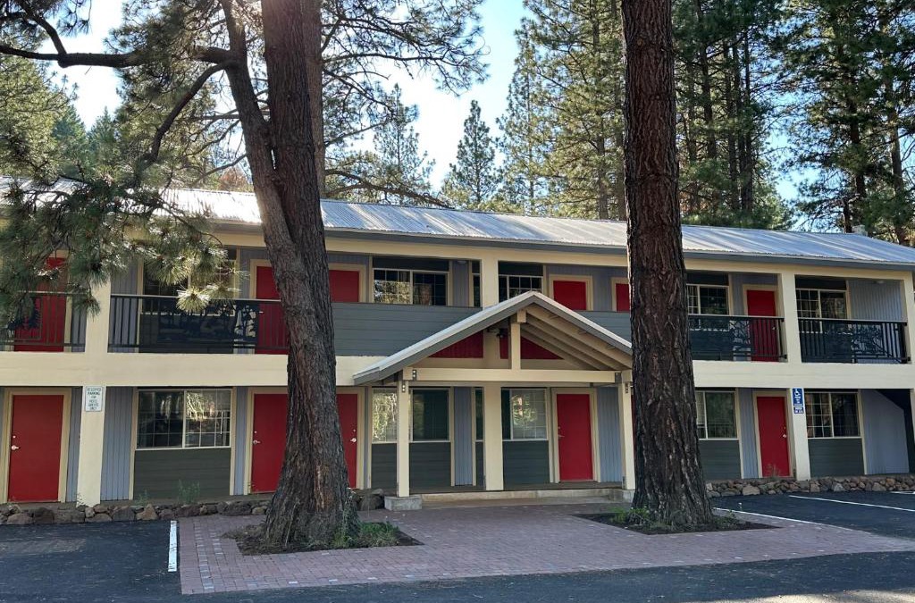 Klamath Lake Hotel | Crater Lake Gateway - Hwy 140