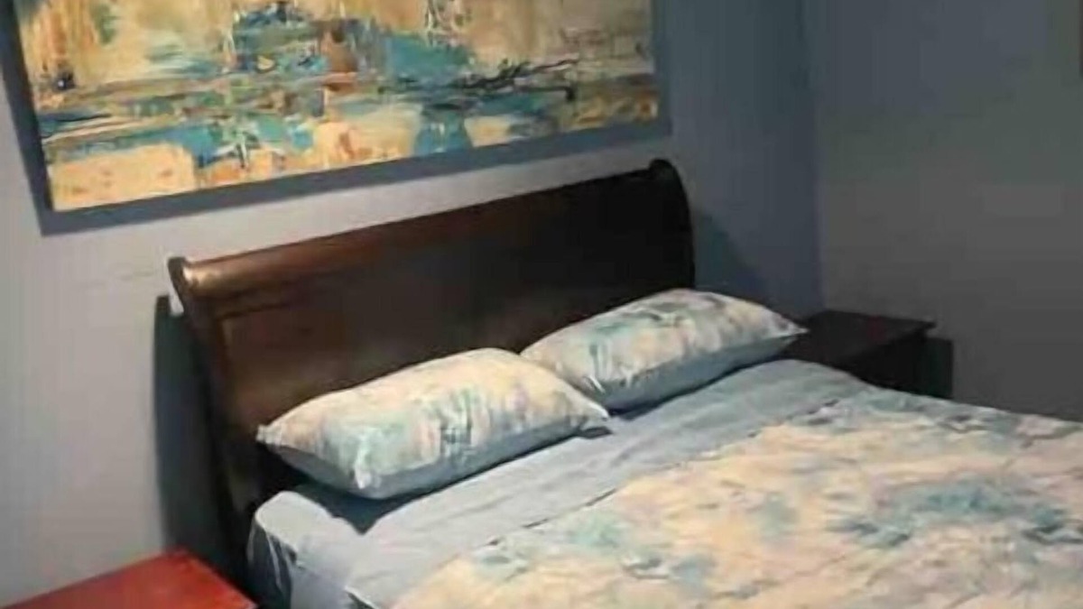 Newark Apartment | Crawford Apt #5
