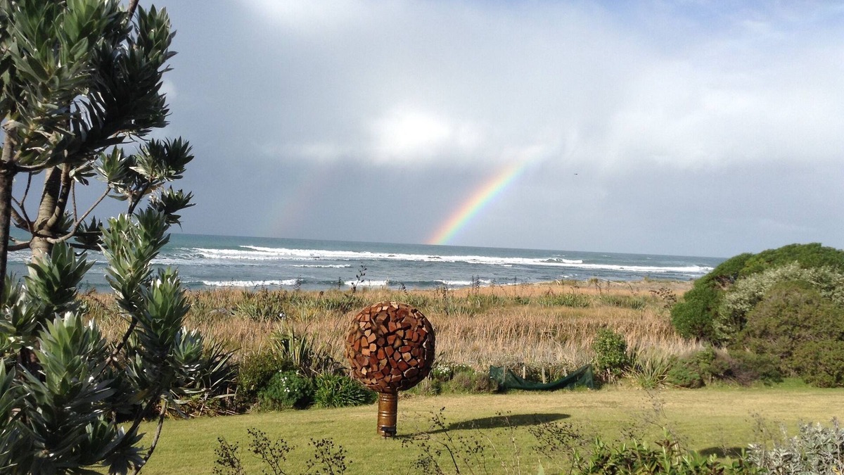 Riversdale Cottage | Craypot Cottage - Getaway from town or city. Beachfront cottage.