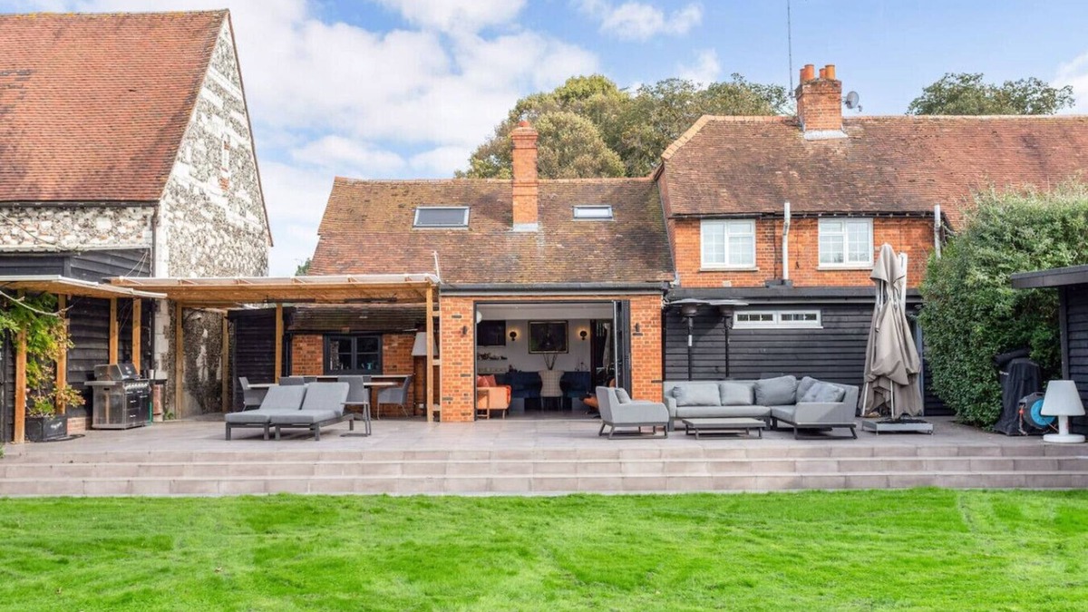 Hurley House | Crazy Fox House - Sleeps 12