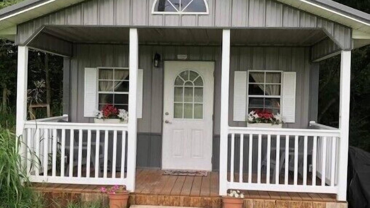 Ava Cottage | Crazy Joe's Cabin #1