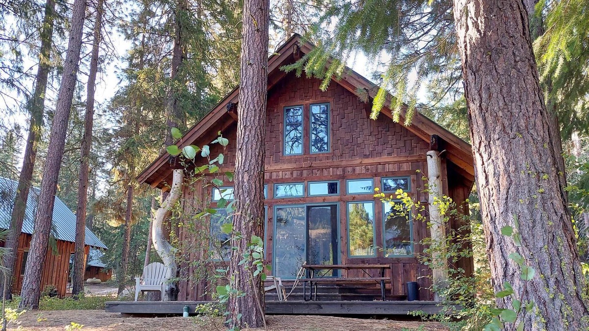 Mazama Cabin | Crazy Squirrels Cabin - 1st floor with one bedroom