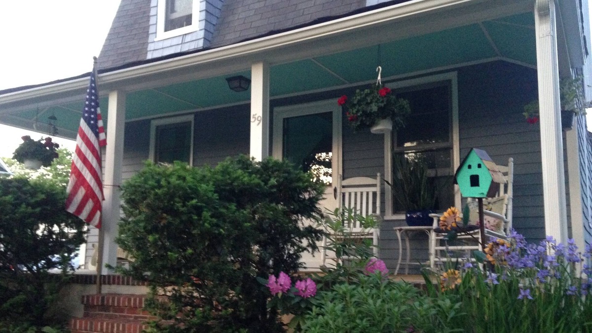Rumson House | Create family memories. Spend the summer in beautiful Rumson. Walk to beach.