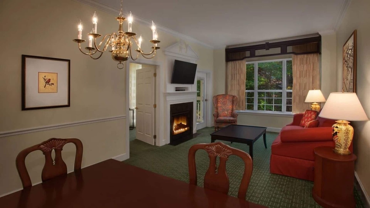 Williamsburg Villa | Create lasting memories , at Marriott's Manor Club at Ford's Colony.