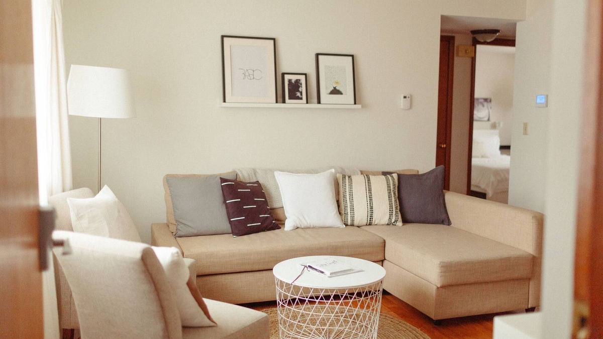 Westerville Apartment | Creative, Modern, Bright Getaway