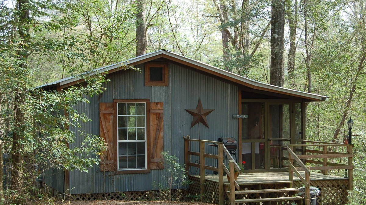 Nacogdoches Cabin | Creek Cabin - A secluded, creekside paradise at Stag Leap Cabins!