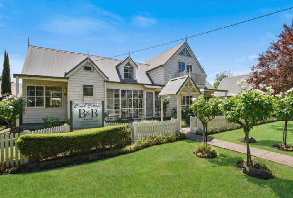 Traralgon Bed & Breakfast | Creek Cottage Bed and Breakfast Traralgon